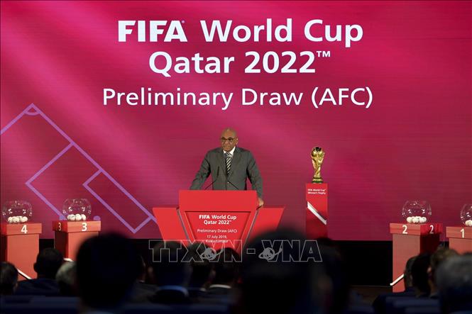 Trong ảnh: Tổng thư ký Liên đoàn bóng đá châu Á  (AFC)  Windsor John phát biểu tại lễ bốc thăm vòng loại World Cup 2022 khu vực châu Á ở Kuala Lumpur, Malaysia, ngày 17/7. Ảnh: THX/TTXVN
