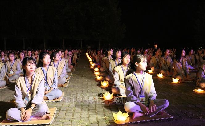 Trong ảnh: Đêm hội thu hút 1.500 khóa sinh đang tham dự Khóa tu mùa hè tại chùa Bái Đính. Ảnh: Ninh Đức Phương – TTXVN