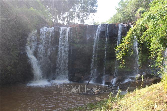 Trong ảnh: Thác Ông Đổng. Ảnh: K GỬIH -TTXVN