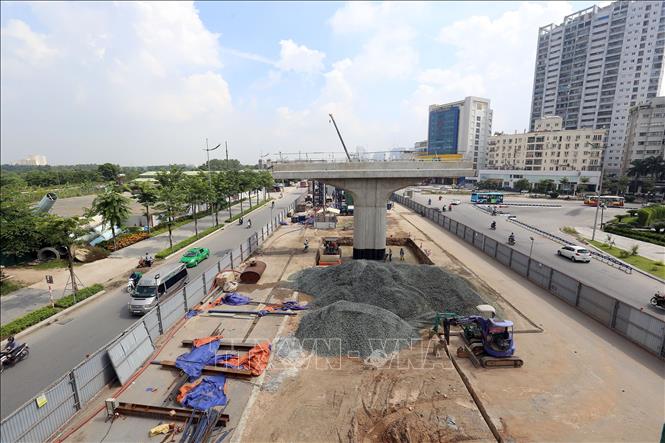 Trong ảnh: Gói thầu số 2 dài 2,685 km, do Liên danh Công ty TNHH Xây dựng TOKYU và Tập đoàn TAISEI (Liên danh Tokyu-Taisei) của Nhật Bản thi công, đạt 34% khối lượng. Ảnh: Huy Hùng – TTXVN