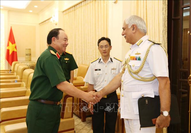 Thực hiện nhiệm vụ Đối ngoại quân sự Hải quân trong tình hình mới, góp phần giữ vững môi trường hòa bình, ổn định trên biển và công tác chuẩn bị của Hải quân nhân dân Việt Nam cho các hoạt động năm 2020 khi Việt Nam là Chủ tịch ASEAN. Trong ảnh: Sáng 23/7/2019, tại Hà Nội, Thượng tướng Phạm Ngọc Minh, Phó Tổng Tham mưu trưởng QĐND Việt Nam tiếp Phó Đô đốc Gurtej Singh Pabbay, Phó Tư lệnh Hải quân Ấn Độ sang thăm và làm việc tại Việt Nam nhằm tăng cường hợp tác giữa hải quân hai nước. Ảnh: TTXVN phát