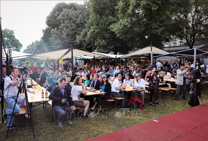 Trong ảnh: Không gian bia Việt tại Liên hoan Bia quốc tế Berlin 2019. Ảnh: Anh Đức - Pv TTXVN tại Đức
 