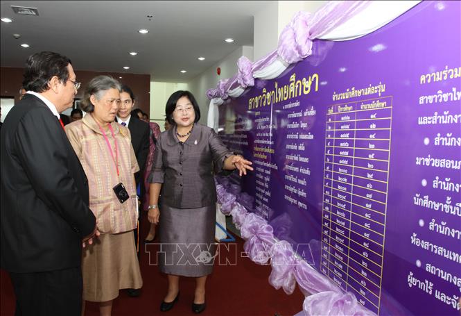 Trong ảnh: Công chúa Thái Lan Maha Chakri Sirindhorn dự khánh thành Trung tâm Nghiên cứu Thái Lan tại Trường Đại học Khoa học xã hội và Nhân văn Thành phố Hồ Chí Minh, ngày 7/5/2015, trong chuyến thăm và làm việc tại Việt Nam. Ảnh: Phương Vy - TTXVN