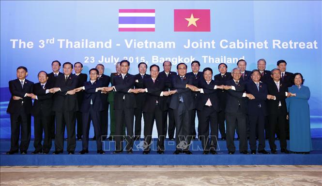 Trong ảnh: Thủ tướng Nguyễn Tấn Dũng thăm chính thức Thái Lan và đồng chủ trì Cuộc họp Nội các chung Việt Nam–Thái Lan lần thứ ba, ngày 23/7/2015. Tại cuộc họp này ở Bangkok, hai bên đã nhất trí nâng quan hệ hai nước lên Đối tác chiến lược tăng cường. Ảnh: Đức Tám - TTXVN