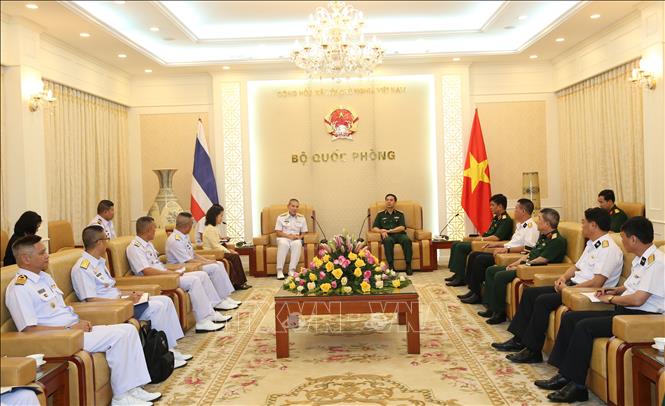 Hợp tác chính trị, an ninh và quốc phòng tiếp tục được đẩy mạnh thông qua trao đổi đoàn cấp cao thăm viếng lẫn nhau và nhiều cơ chế hợp tác mới, thực chất đã được thiết lập sau khi hai nước nâng cấp quan hệ lên đối tác chiến lược. Trong ảnh: Thượng tướng Phan Văn Giang, Tổng Tham mưu trưởng QĐND Việt Nam, Thứ trưởng Bộ Quốc phòng tiếp Đô đốc Luechai Ruddit, Tư lệnh Hải quân Hoàng gia Thái Lan về tăng cường hợp tác tuần tra chung trên biển giữa hải quân hai nước, sáng 18/6/2019, tại Hà Nội. Ảnh: TTXVN phát