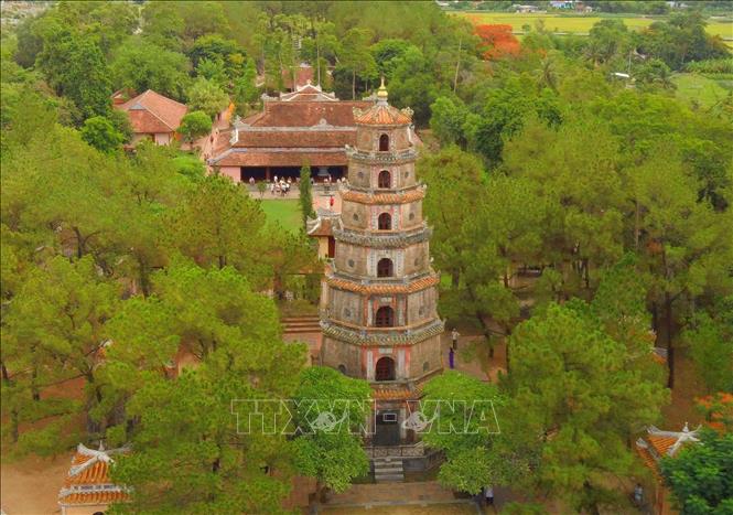Trong ảnh: Tháp Phước Duyên bảy tầng có hình dạng bát giác. Ảnh: Nhật Anh - TTXVN