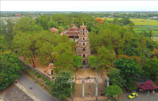 Trong ảnh: Toàn cảnh chùa Thiên Mụ. Ảnh: Nhật Anh - TTXVN
