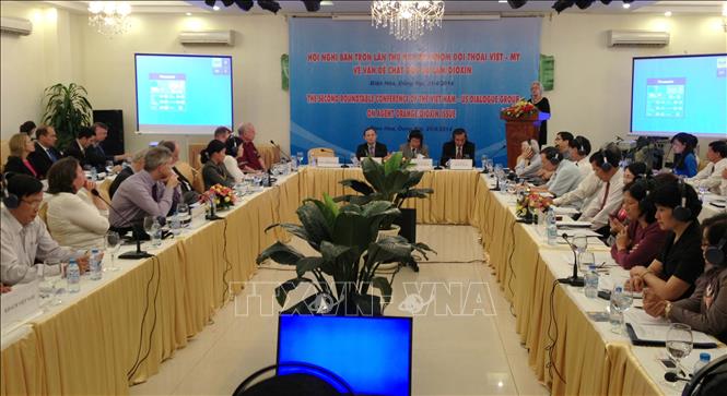 Trong ảnh: Hội nghị bàn tròn lần thứ hai của Nhóm đối thoại Việt – Mỹ về chất độc da cam/dioxin được tổ chức tại thành phố Biên Hoà (Đồng Nai), ngày 21/4/2014, nhằm xem xét những nỗ lực và sự đóng góp của các bên trong việc khắc phục hậu quả chất độc da cam/dioxin ở Việt Nam. Ảnh Sỹ Tuyên-TTXVN