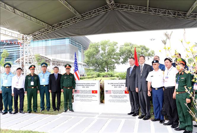 Trong ảnh: Ngày 7/11/2018, Việt Nam và Mỹ đã hoàn tất Dự án Xử lý môi trường ô nhiễm dioxin tại sân bay Đà Nẵng kéo dài 6 năm với kinh phí 110 triệu USD, một trong 2 điểm nóng ô nhiễm chất độc da cam/dioxin lớn nhất ở Việt Nam, sau sân bay Biên Hòa (Đồng Nai). Ảnh: Nguyễn Sơn – TTXVN