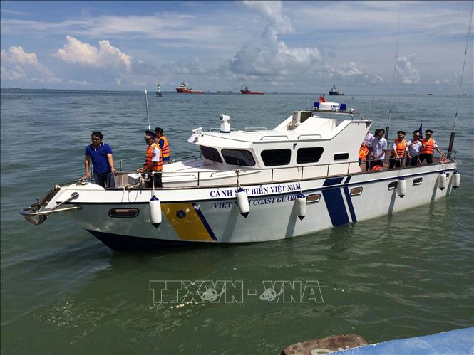 Trong ảnh: Xuồng tuần tra cao tốc H47P trang bị cho lực lượng Vùng Cảnh sát biển 3, thực hiện tuần tra, kiểm soát, đấu tranh phòng chống tội phạm và bảo vệ ngư dân trên vùng biển ven bờ, vùng vịnh. Ảnh: Đoàn Mạnh Dương - TTXVN
