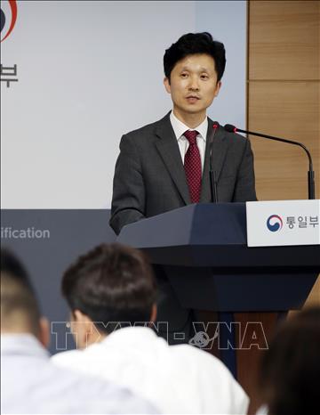 Trong ảnh: Người phát ngôn Bộ Thống nhất Hàn Quốc Lee Sang-min phát biểu tại cuộc họp báo ở Seoul ngày 17/5/2019. Ảnh: Yonhap/TTXVN