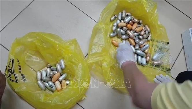 Trong ảnh: Số cocain được bọc dưới dạng viên nén bị lực lượng Hải quan thành phố Hồ Chí Minh phát hiện, thu giữ. Ảnh: TTXVN phát