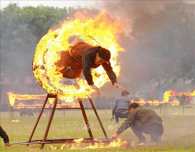Không ngừng đổi mới nội dung, chương trình, phương pháp, nâng cao hiệu quả công tác huấn luyện, diễn tập, thực binh. Trong ảnh: Chiến sĩ Cảnh sát cơ động (Công an Hà Nội) luyện tập võ thuật. Ảnh: Doãn Tấn - TTXVN