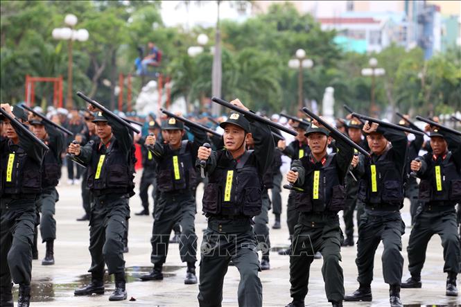Không ngừng đổi mới nội dung, chương trình, phương pháp, nâng cao hiệu quả công tác huấn luyện, diễn tập, thực binh. Ảnh: Trần Lê Lâm - TTXVN