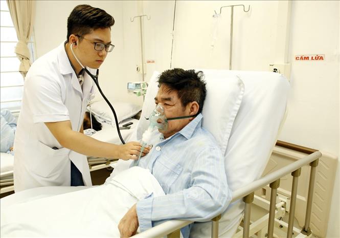 Trong ảnh: Khoa Hồi sức - bệnh viện Tim Hà Nội, bệnh nhân được chăm sóc đặc biệt và toàn diện 24/24h. Ảnh: Dương Ngọc – TTXVN