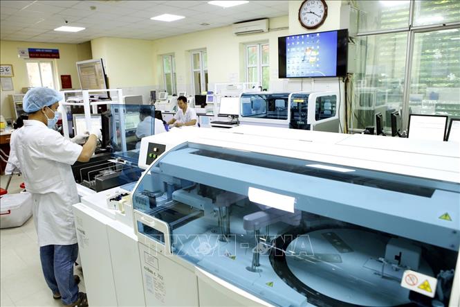 Trong ảnh: Bệnh viện Tim Hà Nội đầu tư trang thiết bị y tế hiện đại đáp ứng nhu cầu chẩn đoán điều trị chất lượng cao. Ảnh: Dương Ngọc - TTXVN