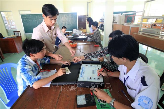 Trong ảnh: Đào tạo ngành Điện tại Trường Trung cấp nghề tỉnh Bến Tre. Ảnh: Cương Quyết - TTXVN