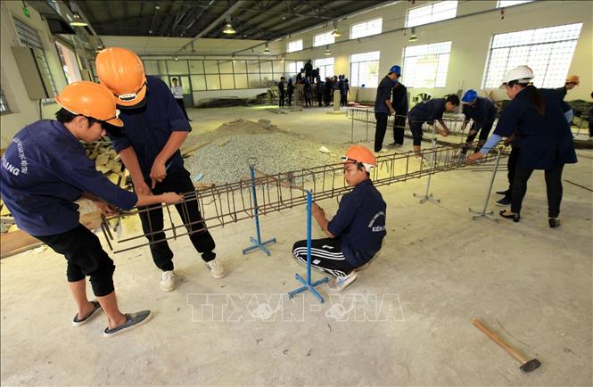 Trong ảnh: Đào tạo nghề Kỹ thuật xây dựng tại Trường Trung cấp nghề Dân tộc nội trú tỉnh Kiên Giang. Ảnh: Thanh Tùng - TTXVN