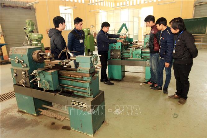 Trong ảnh: Đào tạo nghề Cơ khí tại Trường Cao đẳng nghề tỉnh Lào Cai. Ảnh: Cương Quyết - TTXVN