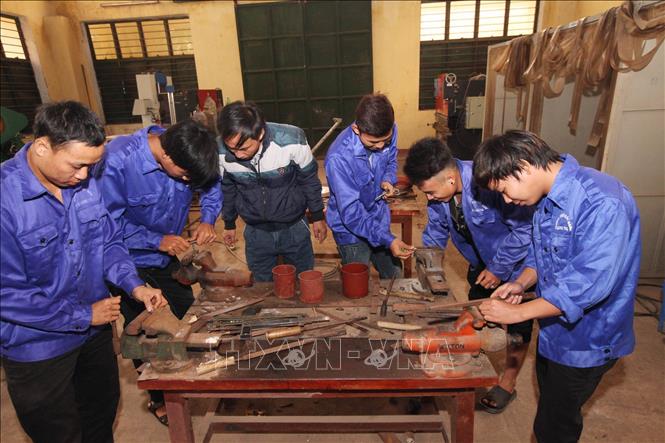 Trong ảnh: Lớp học công nghệ hàn Trường Trung cấp nghề tỉnh Quảng Trị. Ảnh: Thanh Tùng - TTXVN