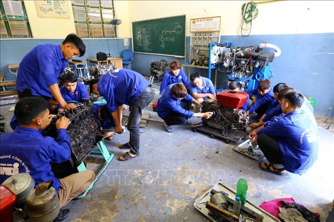 Trong ảnh: Đào tạo nghề Công nghệ kỹ thuật cơ khí tại Trường Cao đẳng nghề công nghiệp Thanh Hóa. Ảnh: Anh Tuấn - TTXVN