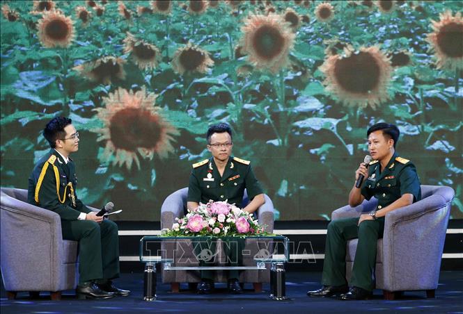 Trong ảnh: Trung tá Nguyễn Quốc Trung, Trung đoàn trưởng Trung đoàn Bộ binh 141, Sư đoàn 312, Quân đoàn 1 giao lưu tại chương trình. Ảnh: Văn Điệp – TTXVN