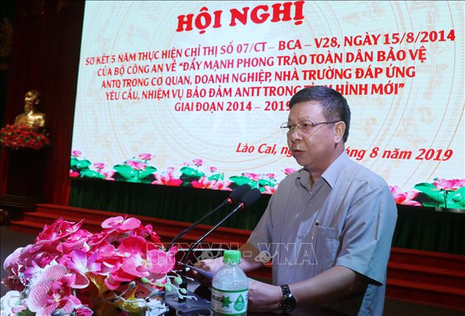 Trong ảnh: Ông Lê Ngọc Hưng, Phó Chủ tịch Ủy ban nhân dân tỉnh Lào Cai phát biểu tại hội nghị. Ảnh: Quốc Khánh - TTXVN