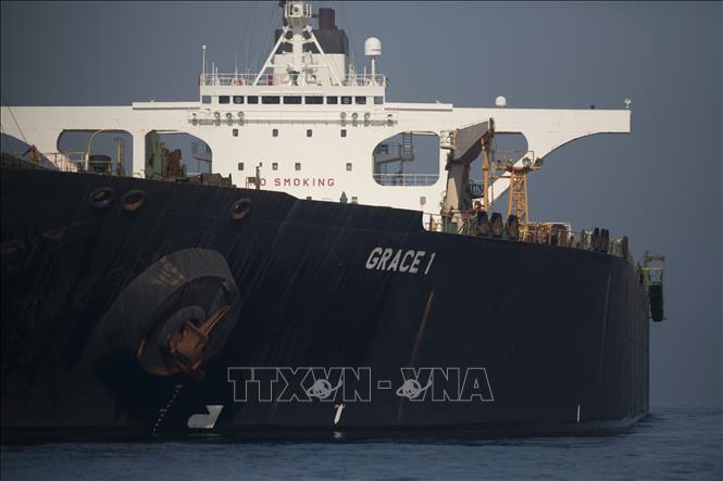 Trong ảnh: Tàu chở dầu Grace 1 của Iran trên vùng biển ngoài khơi Gibraltar ngày 15/8/2019. Ảnh: AFP/TTXVN