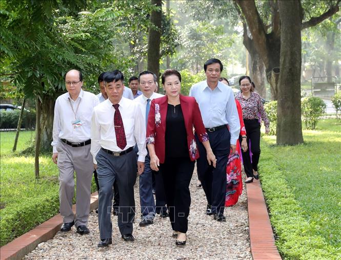 Photo: NA Chairwoman Nguyen Thi Kim Ngan tours of the Presidential Palace. VNA Photo: Trọng Đức