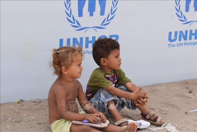Trong ảnh: Trẻ em tại trại tị nạn ở ngoại ô thành phố Aden, Yemen, ngày 23/6/2019. Ảnh: THX/ TTXVN