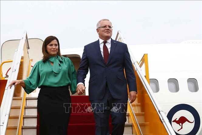 Trong ảnh: Thủ tướng Australia Scott Morrison và Phu nhân tại Sân bay quốc tế Nội Bài (Hà Nội). Ảnh: Văn Điệp – TTXVN