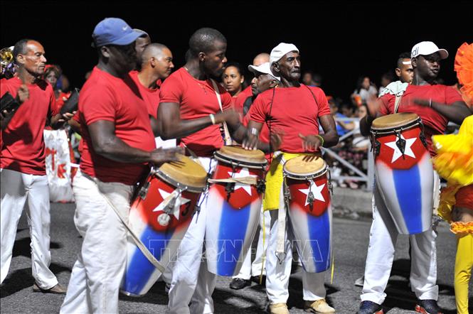 Trong ảnh: Các nghệ sĩ Cuba cũng thường xuyên lấy cảm hứng từ màu cờ Tổ quốc. Ảnh: Lê Hà - Pv TTXVN tại Cuba    
