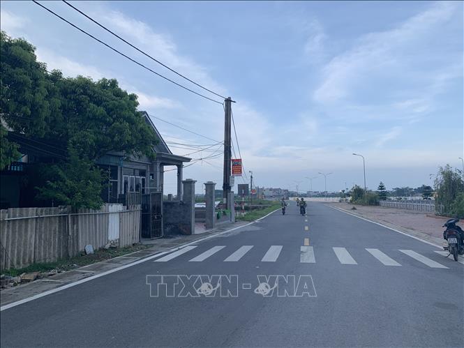 Trong ảnh: Đường giao thông được bê tông hóa. Ảnh: Hiền Anh - TTXVN