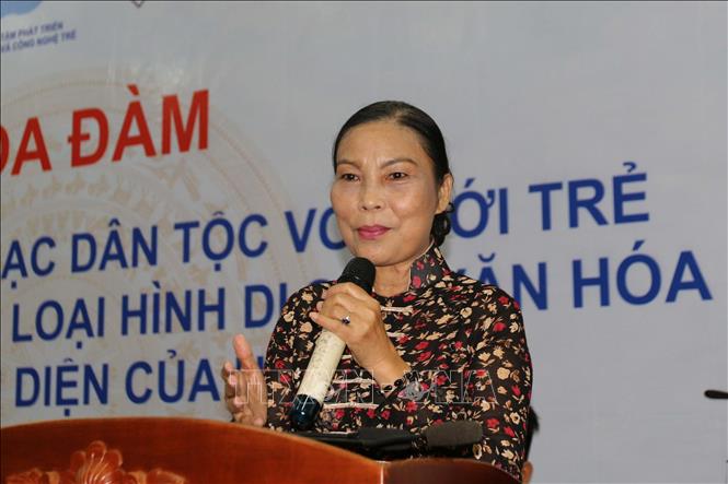 Trong ảnh: Nhà nghiên cứu văn hóa, Tiến sĩ Mai Mỹ Duyên phát biểu tại tọa đàm. Ảnh: Thanh Vũ - TTXVN
