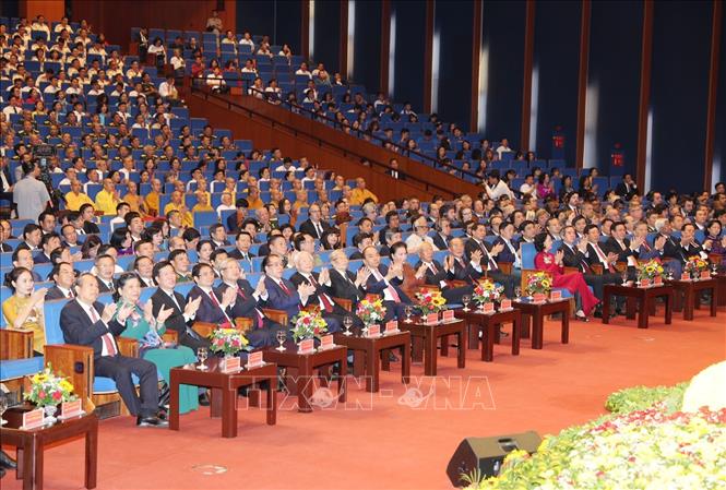 Trong ảnh: Các đồng chí lãnh đạo, nguyên lãnh đạo Đảng, Nhà nước và đại biểu tham dự buổi lễ. Ảnh: Trí Dũng - TTXVN