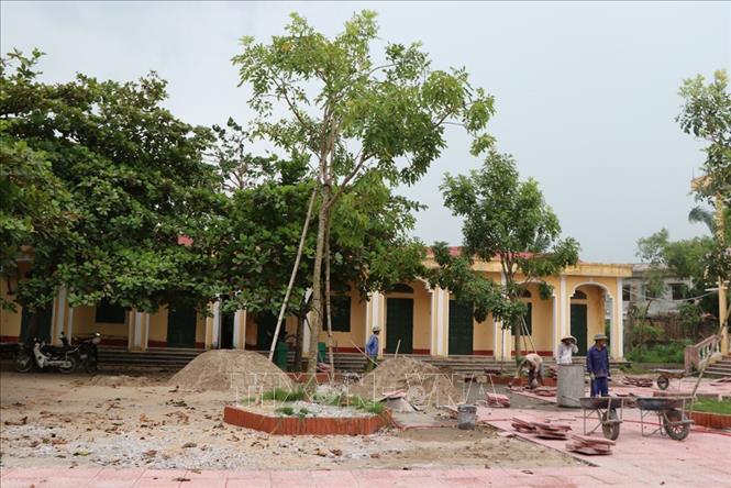 Trong ảnh: Cải tạo khuôn viên sân trường THCS Chu Văn An (thị trấn Thanh Hà, huyện Thanh Hà, tỉnh Hải Dương).