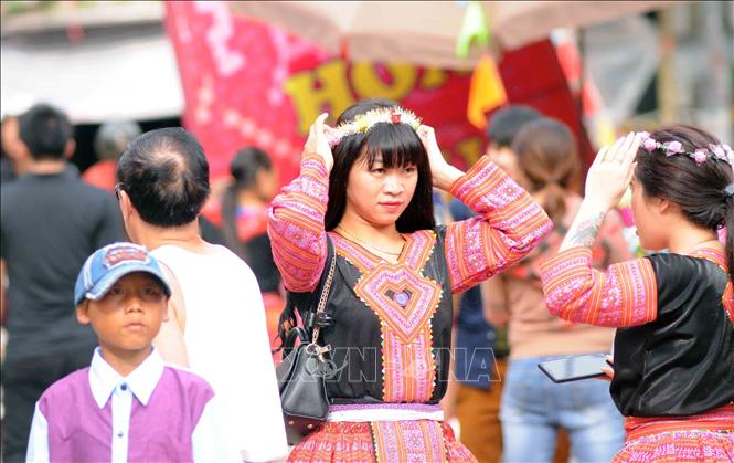 Trong ảnh: Đồng bào dân tộc Mông về dự ngày hội văn hóa các dân tộc huyện Mộc Châu năm 2019. Ảnh: Quang Quyết-TTXVN
