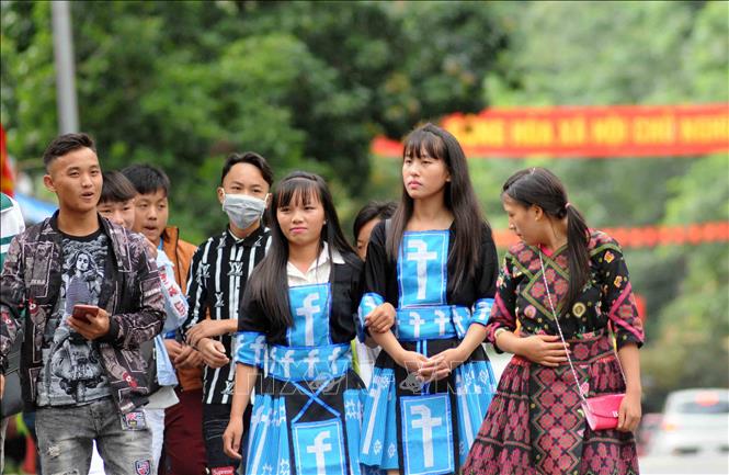 Trong ảnh: Đồng bào dân tộc Mông về dự ngày hội văn hóa các dân tộc huyện Mộc Châu năm 2019. Ảnh: Quang Quyết - TTXVN