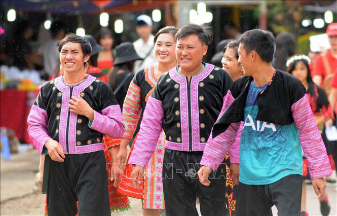 Trong ảnh: Đồng bào dân tộc Mông về dự ngày hội văn hóa các dân tộc huyện Mộc Châu năm 2019. Ảnh: Quang Quyết-TTXVN