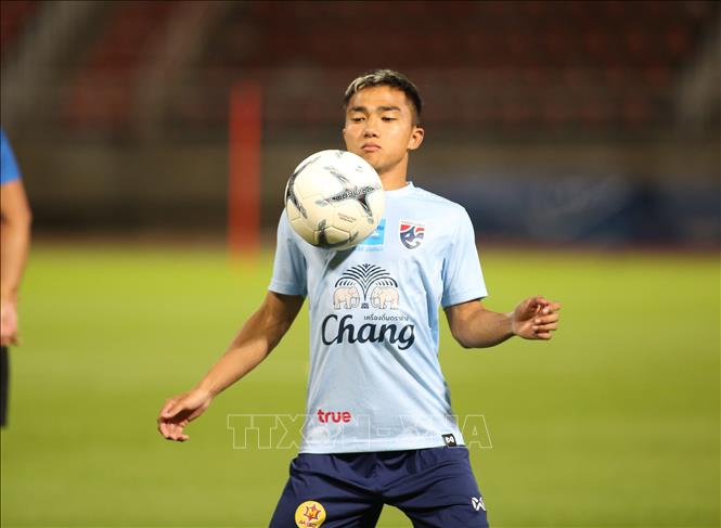 Trong ảnh: Tiền vệ Chanathip Songkrasin của đội tuyển Thái Lan đang chơi bóng ở J-League 1 của Nhật Bản. Ảnh: Ngọc Linh-TTXVN