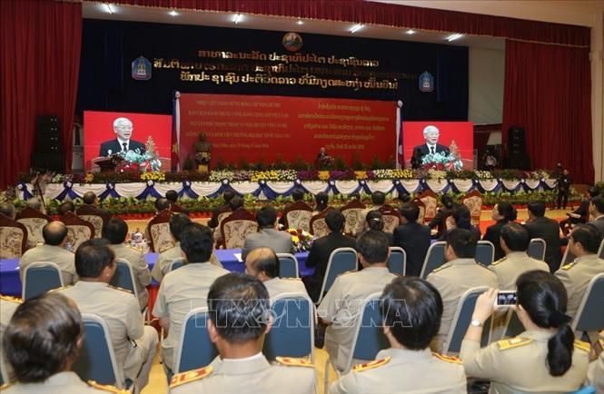 Trong ảnh: Trong chương trình thăm hữu nghị chính thức Lào, Tổng Bí thư Nguyễn Phú Trọng đến thăm và nói chuyện với cán bộ, sinh viên Trường Đại học Quốc gia Lào, sáng 25/11/2016, tại Thủ đô Vientiane. Ảnh: Trí Dũng – TTXVN
