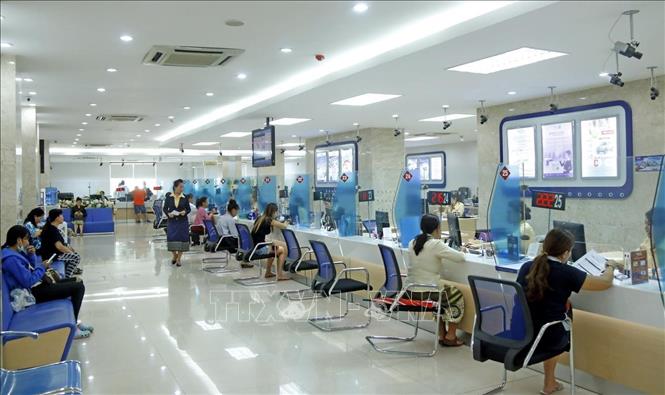Trong ảnh: Phòng giao dịch của Ngân hàng liên doanh Lào-Việt ở thủ đô Vientiane. Ảnh: Phạm Kiên - TTXVN