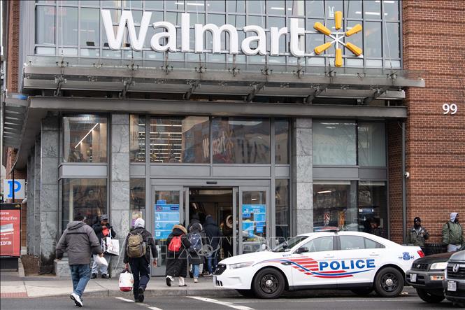 Trong ảnh: Một cửa hàng Walmart tại Washington, DC, Mỹ. Ảnh: AFP/ TTXVN 