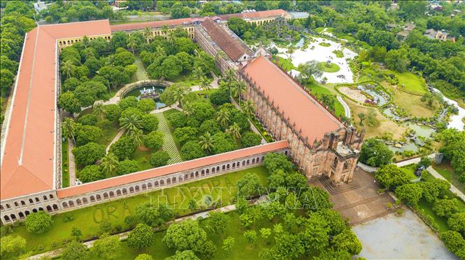 Toàn cảnh của Đan viện Châu Sơn. Ảnh: Minh Đức - TTXVN