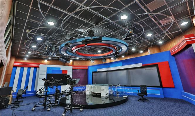 Trong ảnh: Trường quay của Truyền hình Thông tấn (Vnews). Ảnh: Thành Đạt - TTXVN
