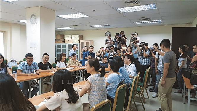 Trong ảnh Lớp bồi dưỡng kỹ năng chụp ảnh sự kiện cho các phóng viên khóa 28, tháng 9/2016 được Trung tâm Bồi dưỡng nghiệp vụ (TTXVN) tổ chức. Ảnh: TTXVN