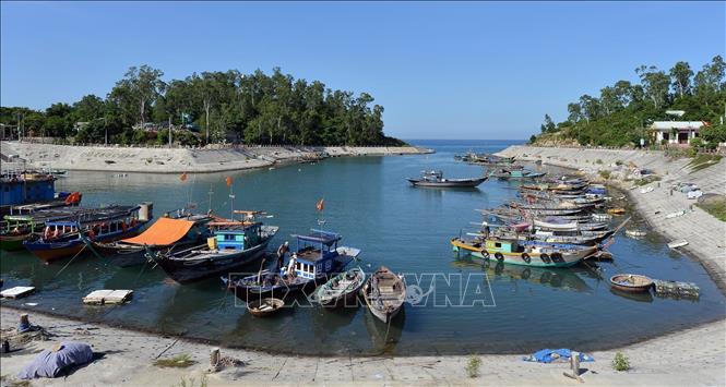 Photo: Cu Lao Cham's hidden berth - a safe shelter for fishing boats. VNA Photo