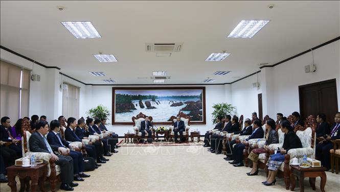 Trong ảnh: GS. TS Nguyễn Xuân Thắng, Bí thư Trung ương Đảng, Chủ tịch Hội đồng lý luận Trung ương, Giám đốc Học viện Chính trị quốc gia Hồ Chí Minh làm việc với Hội đồng Khoa học và Xã hội Lào, ngày 15/1/2019, tại Thủ đô Vientiane. Ảnh: Xuân Tú – TTXVN 
