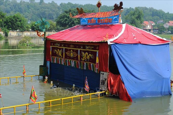 Trong ảnh: Trình diễn tiết mục chọi trâu. Ảnh: Mạnh Minh – TTXVN