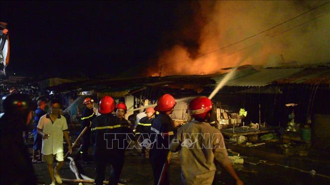 Trong ảnh: Hiện trường vụ cháy. Ảnh: Đậu Tất Thành – TTXVN
